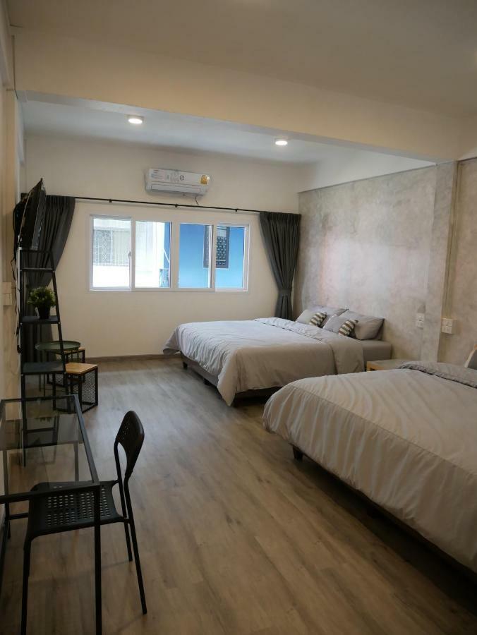 Np House Pratunam Bangkok Bagian luar foto