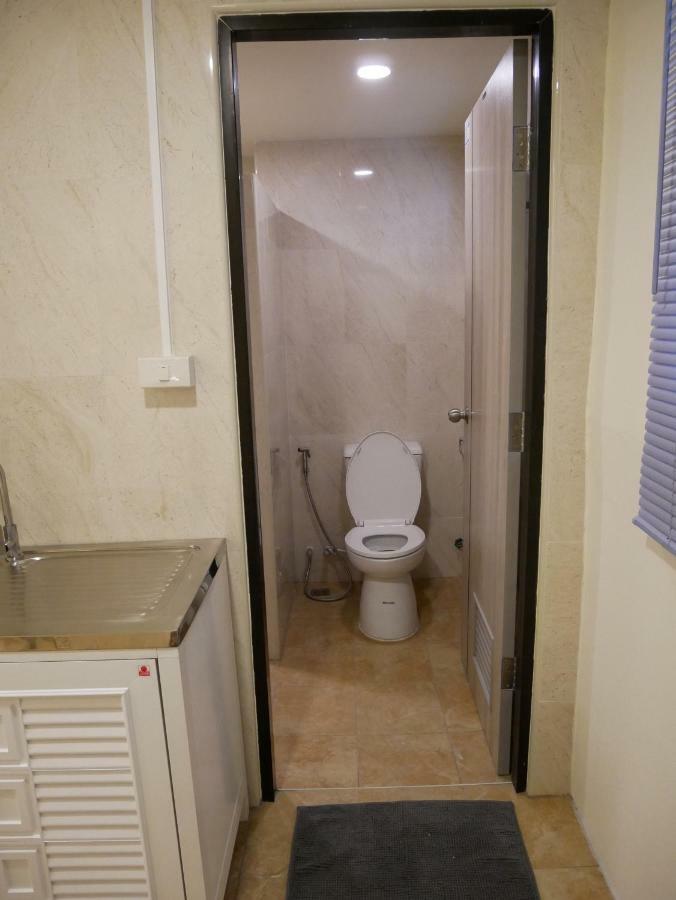 Np House Pratunam Bangkok Bagian luar foto