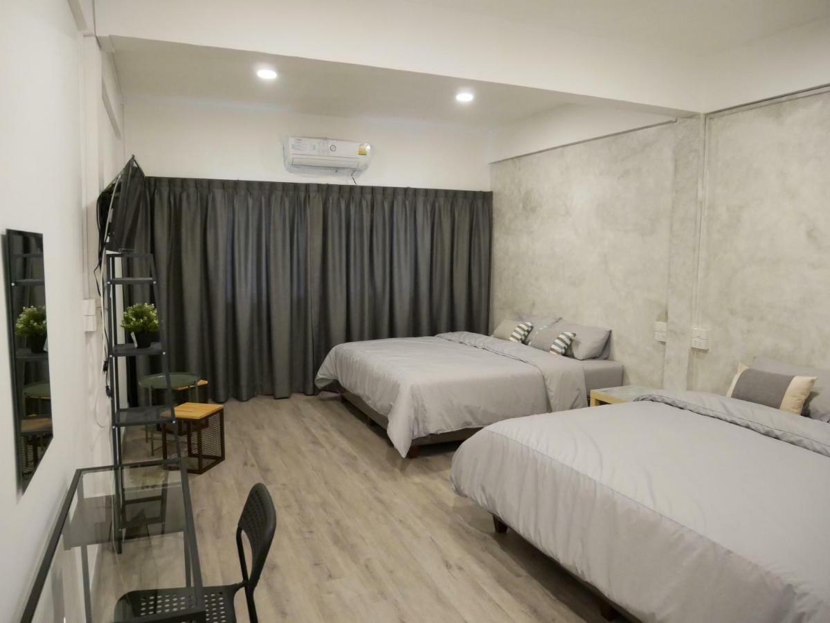 Np House Pratunam Bangkok Bagian luar foto