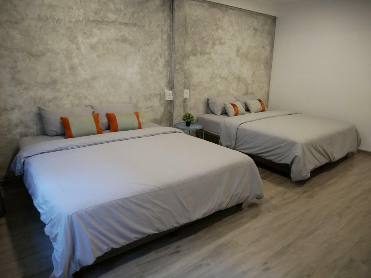 Np House Pratunam Bangkok Bagian luar foto